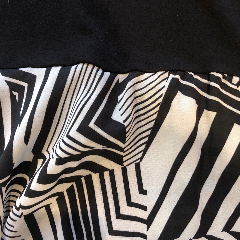 High-Low Geometric Dress - Picture 4 of 4